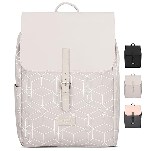 LARKSON Rucksack Damen Klein Beige Muster - Ida - Kleiner Damenrucksack für Freizeit, Uni oder City - Mit Laptop Fach (bis 13 Zoll) - Elegant & Nachhaltig - Wasserabweisend von LARKSON