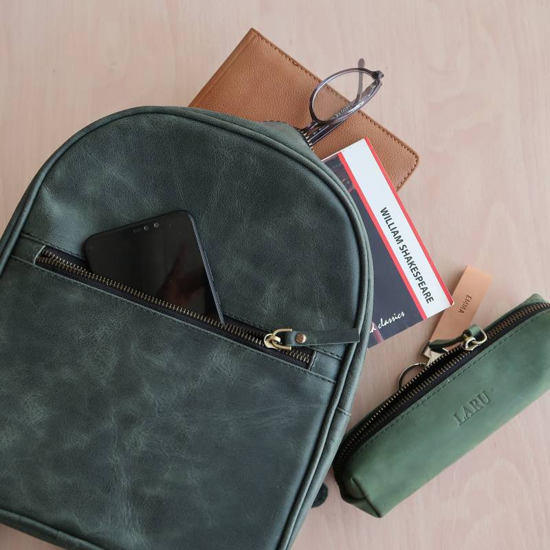 Grüne Leder Rucksack Geldbörse Rindsleder Damen Reisetasche von LARULEATHERGOODS