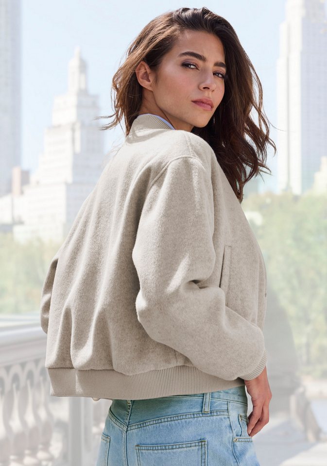 LASCANA Bomberjacke mit Rippbündchen, Pilotenjacke mit Druckknöpfen und Taschen von LASCANA