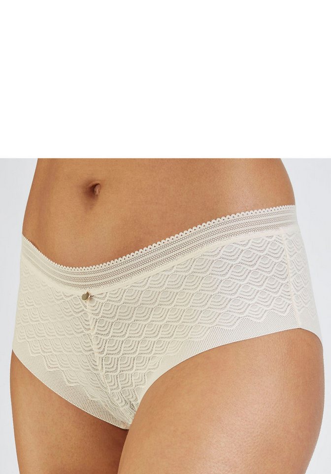 LASCANA Panty aus Spitze in moderner Optik mit extraflachen Kanten von LASCANA