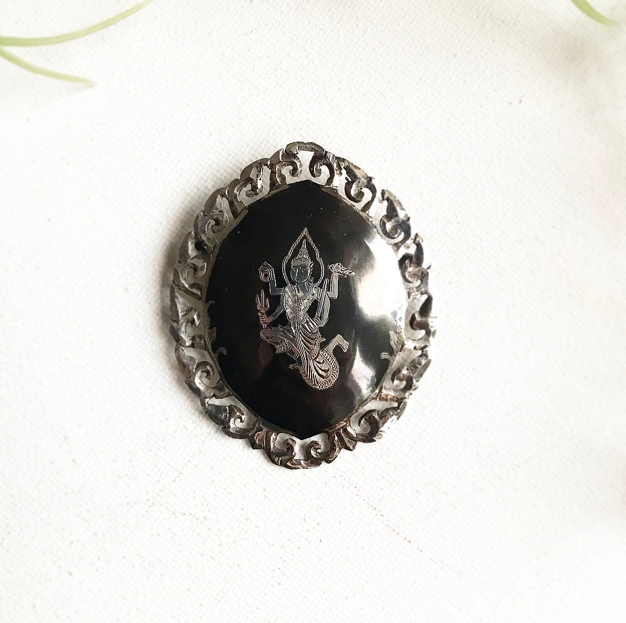Vintage 925 Sterling Silber Siam Toledo Brosche/Mit Gottheit Göttin Shiva Emaille von LASTWALLFLOWER
