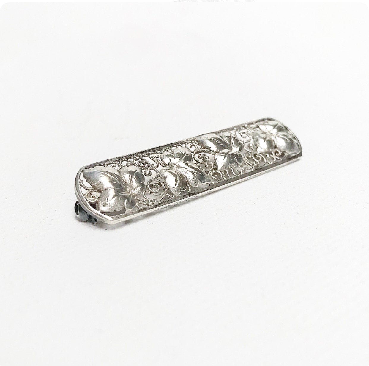 Vintage Filigran Brosche Mit Weinblatt Motiv/stabbrosche Aus Echtsilber 835 Silber von LASTWALLFLOWER
