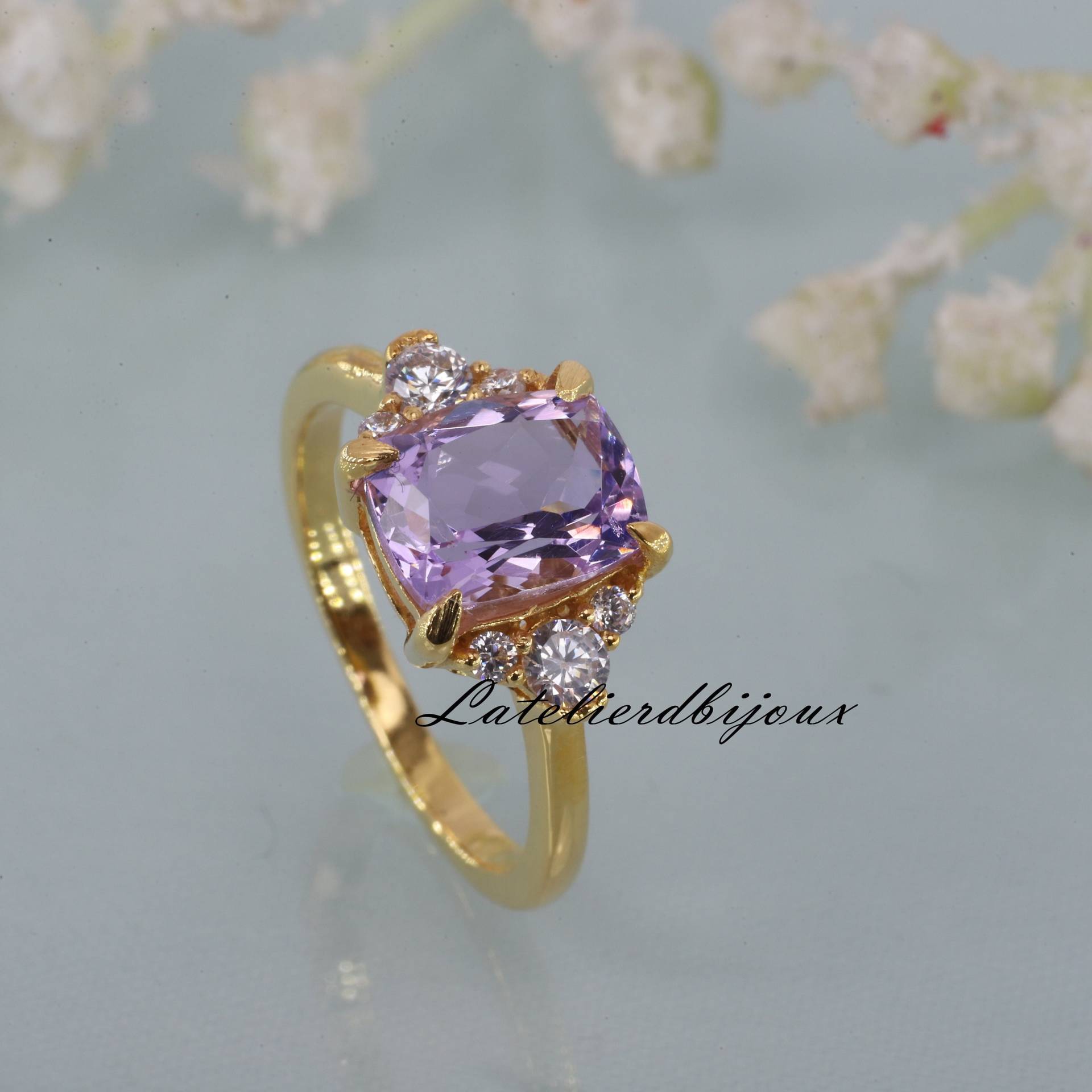 Lavendel Saphir Diamant Verlobungsring in 14K Gelbgold, Kissen Cluster Ring, Lila Braut Ehering Für Sie von LATELIERDBIJOUX