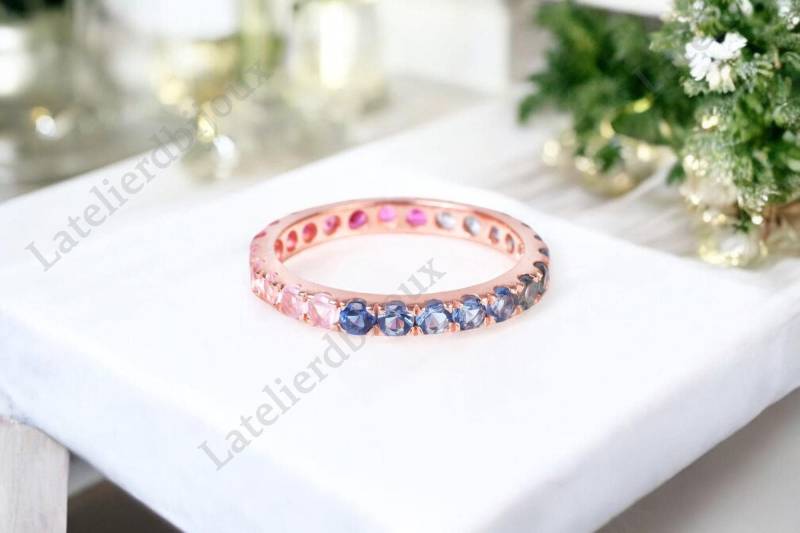 Regenbogen Edelstein Multi Saphir Band Stapel Voll Eternity Jubiläumsring Zierliche Minimalist Multicolor Ring Delikates von LATELIERDBIJOUX
