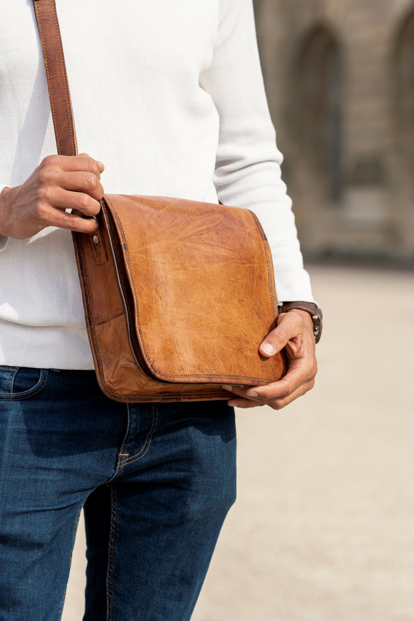 Vintage Robuste Leder Umhängetasche Für Männer Und Frauen, Umhängetasche, Braune Django von LATIKACREATIONS