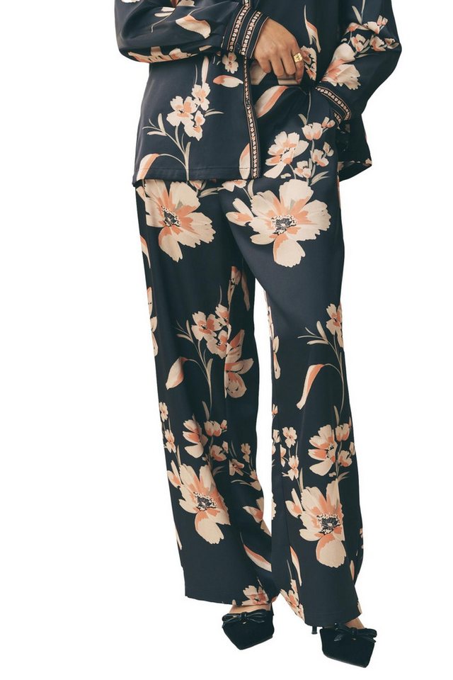 LAURA ASHLEY Schlupfhose Laura Ashley Satinhose mit Placement-Print (1-tlg) von LAURA ASHLEY