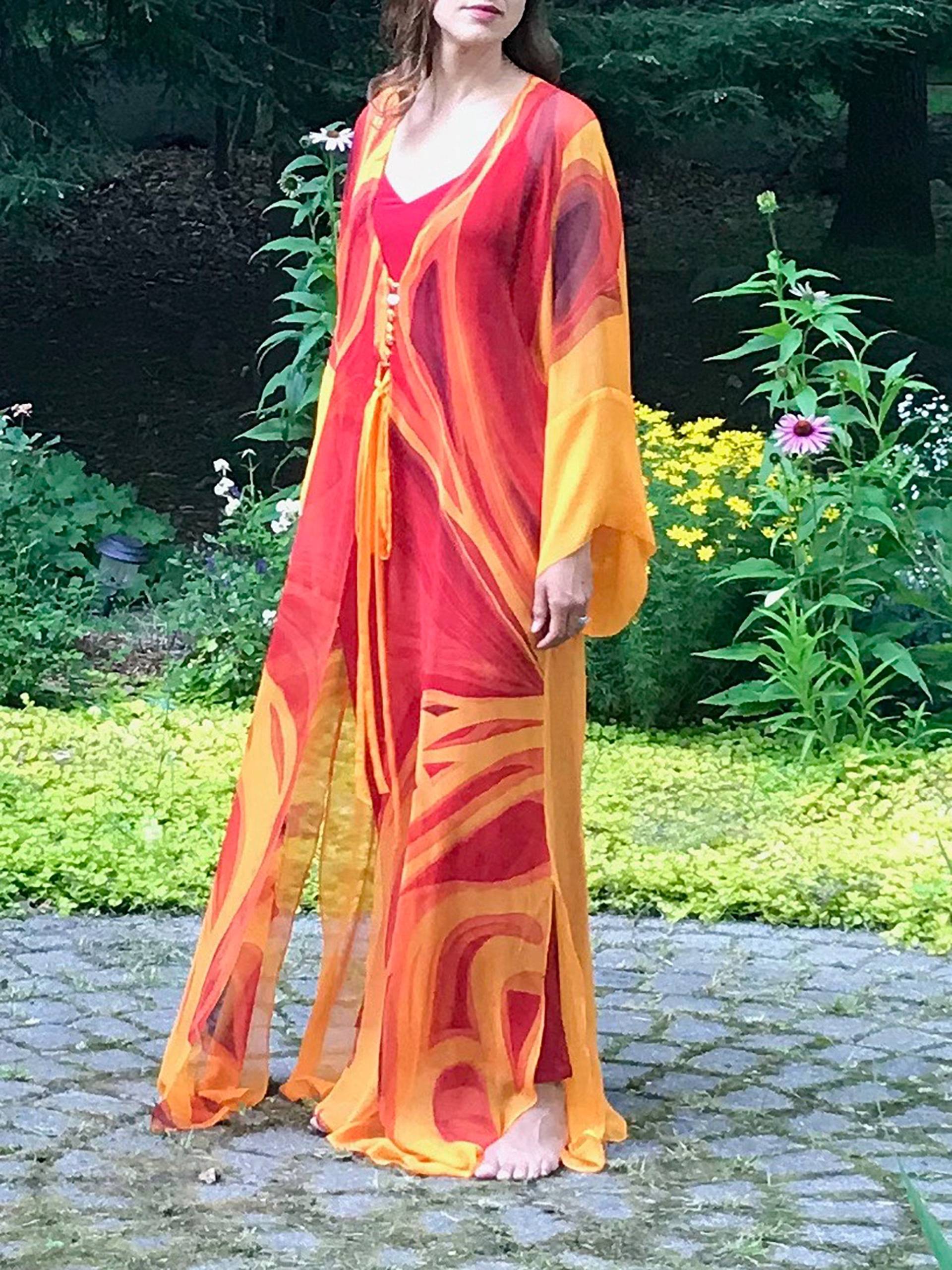 Hand Bemalt Seide Chiffon Kleid. Verkauft, Aber Wird Bestellungen Annehmen Hand Bemalt Seide Chiffon Kleid. Verkauft, Aber Wird Bestellungen Annehmen von LAURACALHOUN