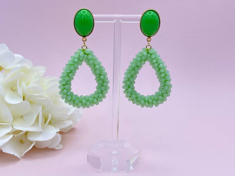 Glitzer Statement Ohrringe Mit Facettperlen Tropfen An Ohrsteckern Jade Cabochons in Neon Grün - Laury Goes Côtes D'azure von LAURYLOVESPINK