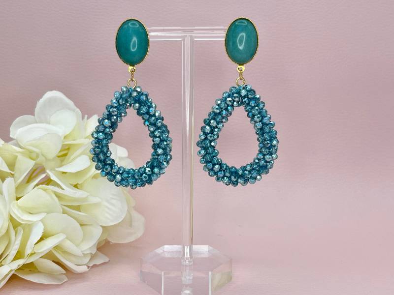 Glitzer Statement Ohrringe Mit Tropfen Aus Facettperlen An Vergoldeten Steckern Jade Cabochons Türkis - Laury Goes Côtes D'azure von LAURYLOVESPINK