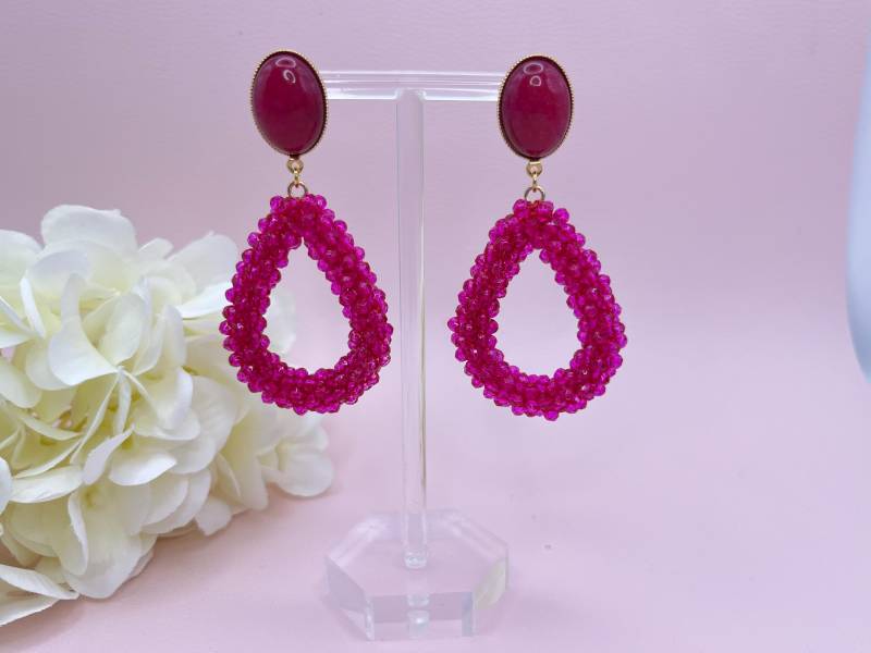Glitzer Statment Ohrringe Mit Pinken Facettperlen Tropfen An Vergoldeten Ohrsteckern Fuchsia Jade Cabochons - Laury Goes Côtes D'azure von LAURYLOVESPINK
