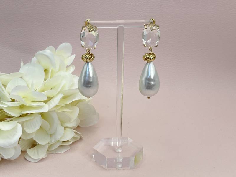 Tropfenohrringe, Statementohrringe Mit Leichten Papiermaché Tropfen in Perlmutt An Vergoldeten Steckern Kristallglas - Laury Goes Venice von LAURYLOVESPINK