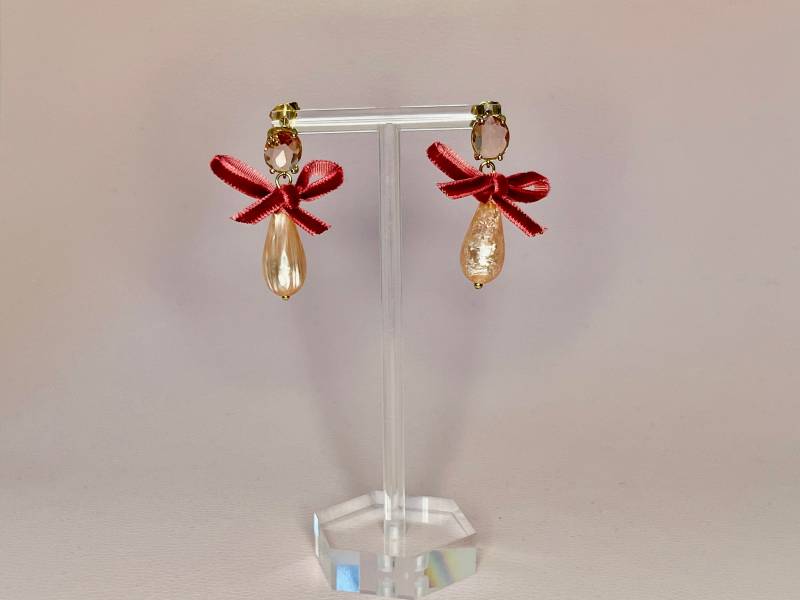 Tropfenohrringe Mit Samtschleife Und Kristallglassteckern in Rosé - Laury Goes Munich von LAURYLOVESPINK