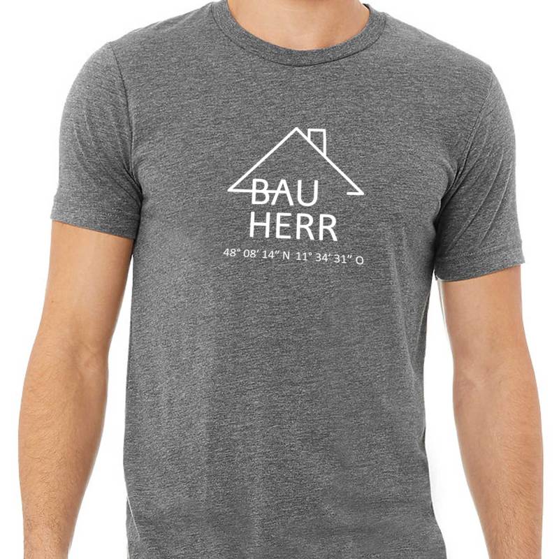 Männer T-Shirt, Bauherr Mit Koordinaten, Geschenk Zum Richtfest, Personalisiertes Herren Shirt, Wunschkoordinaten von LAVICOM