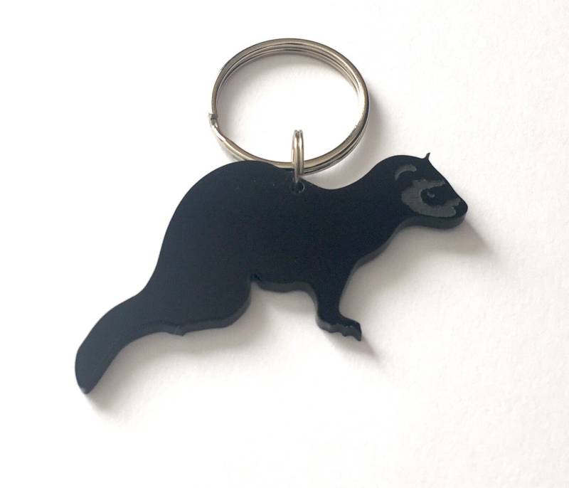 Frettchen Schlüsselanhänger Taschenanhänger Geschenk in Schwarz Frettchen Schlüsselanhänger Taschenanhänger Geschenk in Schwarz von LAtelierLaserProduct