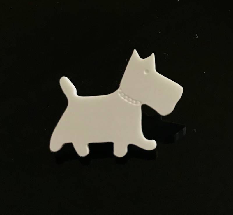Westie Scottie Hund Brosche Pin Schal Verschluss in Weiß Westie Scottie Hund Brosche Pin Schal Verschluss in Weiß von LAtelierLaserProduct