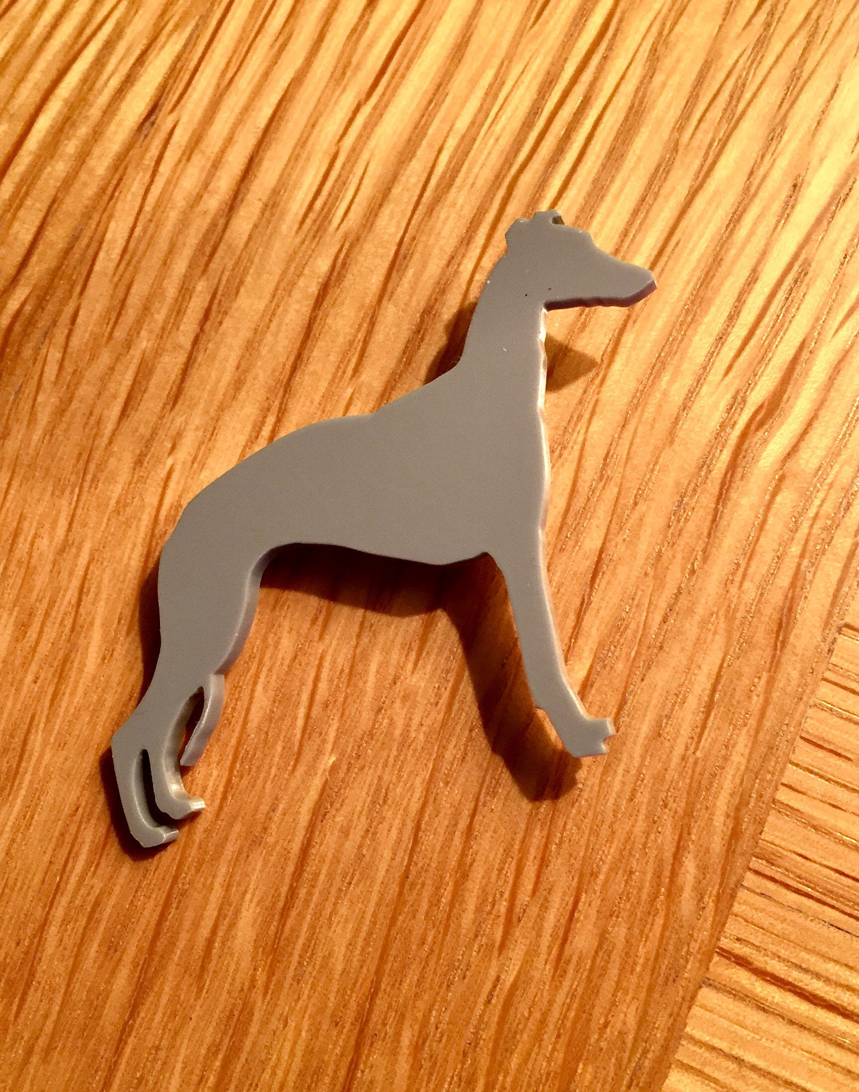 Whippet Hund Brosche Abzeichen Pin Schal Verschluss in Grau Whippet Hund Brosche Abzeichen Pin Schal Verschluss in Grau von LAtelierLaserProduct