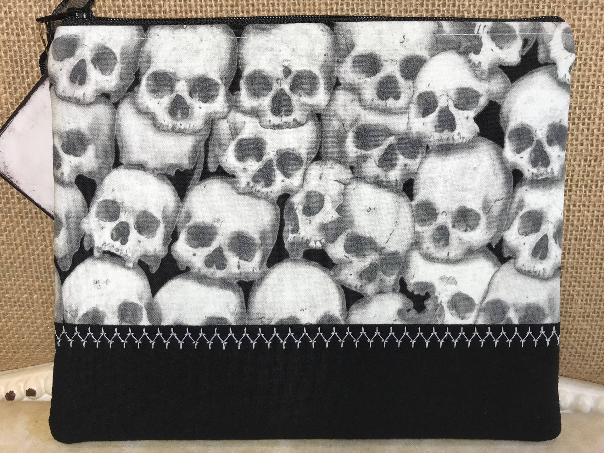 Gruselige Totenkopf Tasche Mit Reißverschluss Glow in The Dark Gruselige Totenkopf Tasche Mit Reißverschluss Glow in The Dark von LAvonMade