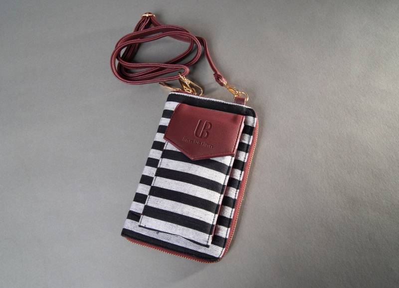 lb Lina Berlina Phone Bag Red, White & Black lb Lina Berlina Phone Bag Red, White & Black von LBLinaBerlina