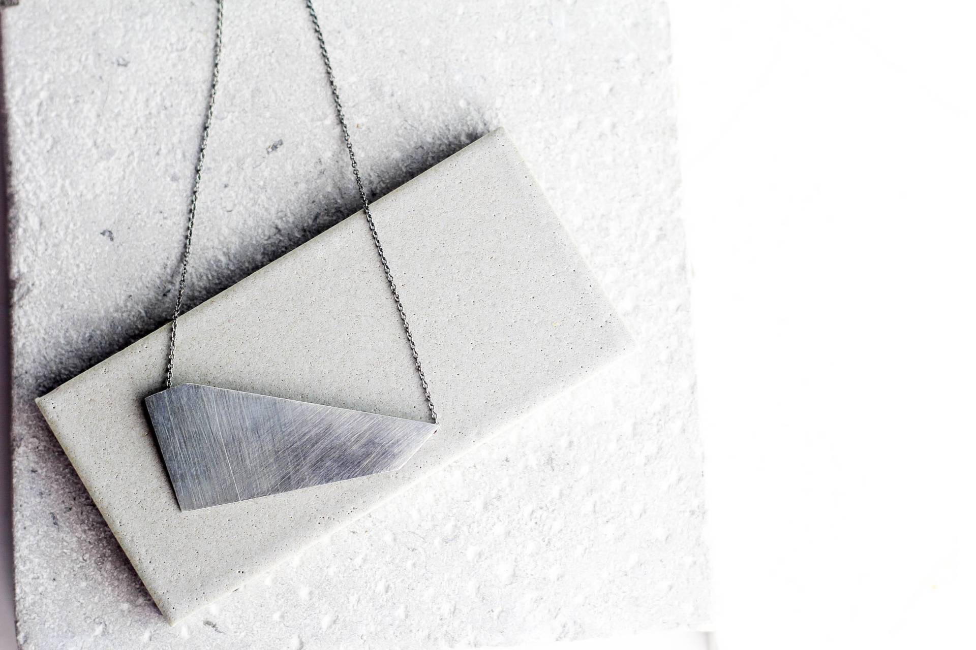 Argentium Sterling Silber/Messing Bronze Große Form Halskette Argentium Sterling Silber/Messing Bronze Große Form Halskette von LBNjewelry