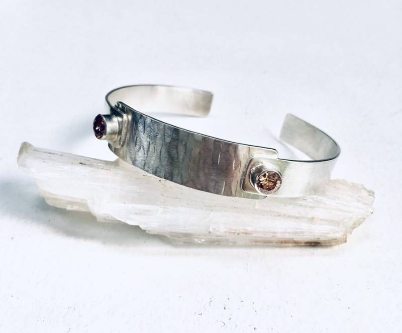 Champagner Kristall Und Silber Manschettenarmband/Modern/ Boho/Minimalistisch/Festival Schmuck Champagner Kristall Und Silber Manschettenarmband/Modern/ Boho/Minimalistisch/Festival Schmuck von LCNStudios