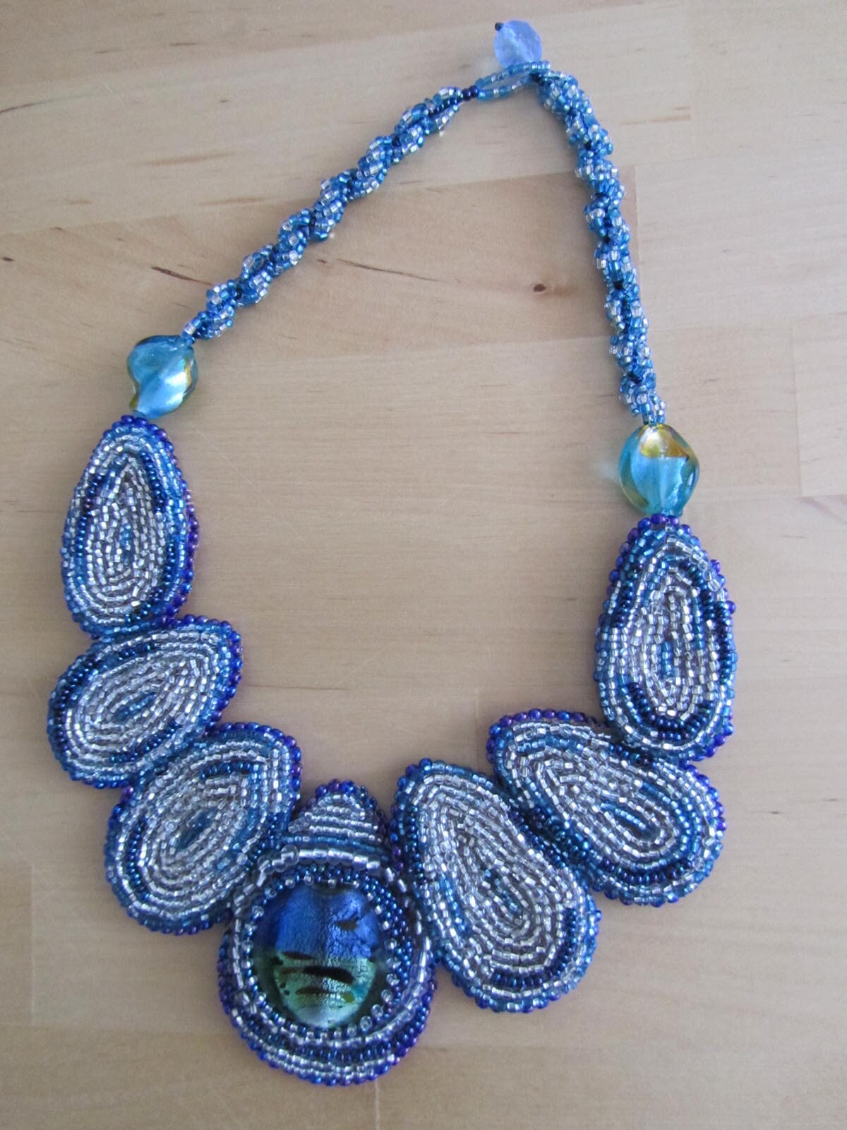 Vintage Stickerei Perlenarbeit Halskette von LCOriginalsJewelry