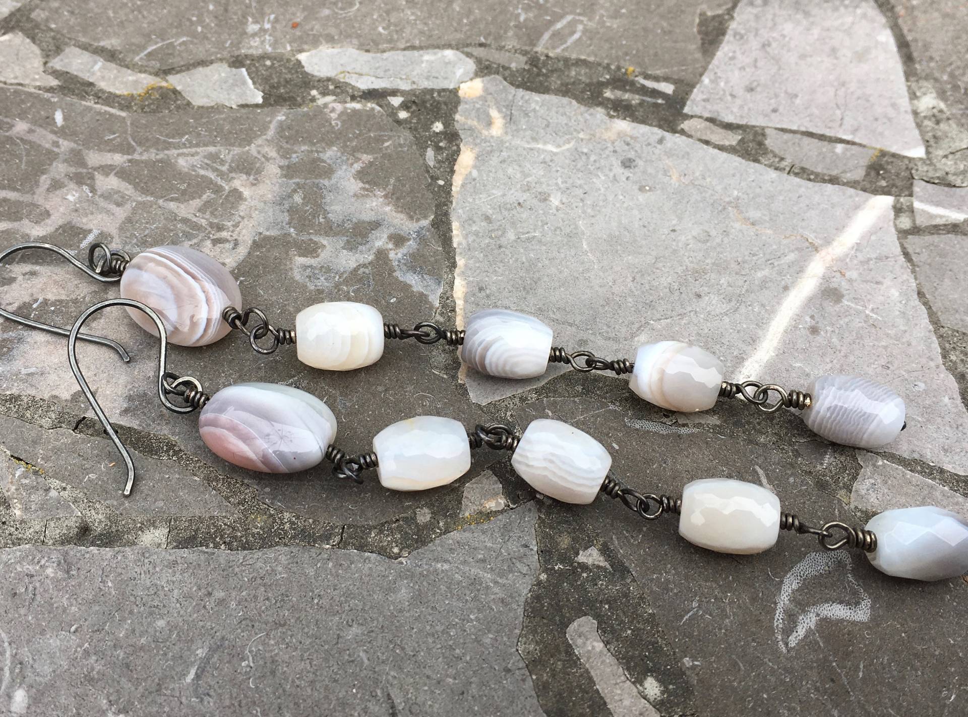 4 Zoll Lange Oxidierte Sterling Silber Gewickelt Botswana Achat Ohrringe 4 Zoll Lange Oxidierte Sterling Silber Gewickelt Botswana Achat Ohrringe von LDBJewelry