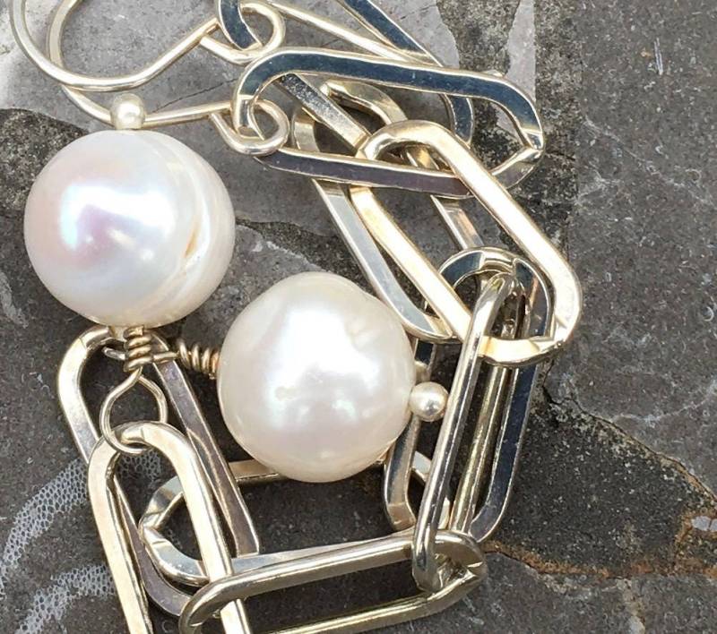 4 Zoll Lange Sterling Silber Länglich Links Mit Großen Barocken Weiß Süßwasserperlen 4 Zoll Lange Sterling Silber Länglich Links Mit Großen Barocken Weiß Süßwasserperlen von LDBJewelry