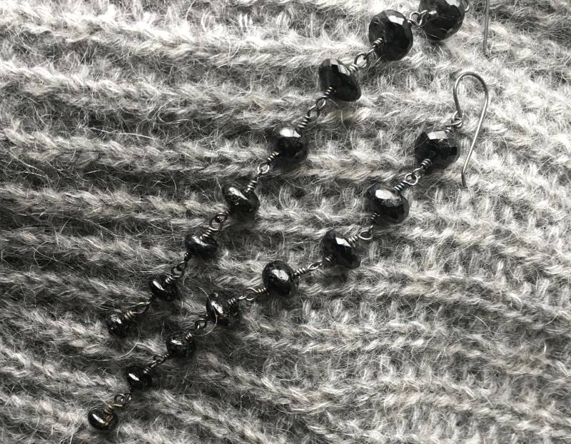 5 Zoll Lange Oxidierte Sterling Silber Draht Gewickelt Schwarz Turmalin Auf Ohrdrähte 5 Zoll Lange Oxidierte Sterling Silber Draht Gewickelt Schwarz Turmalin Auf Ohrdrähte von LDBJewelry