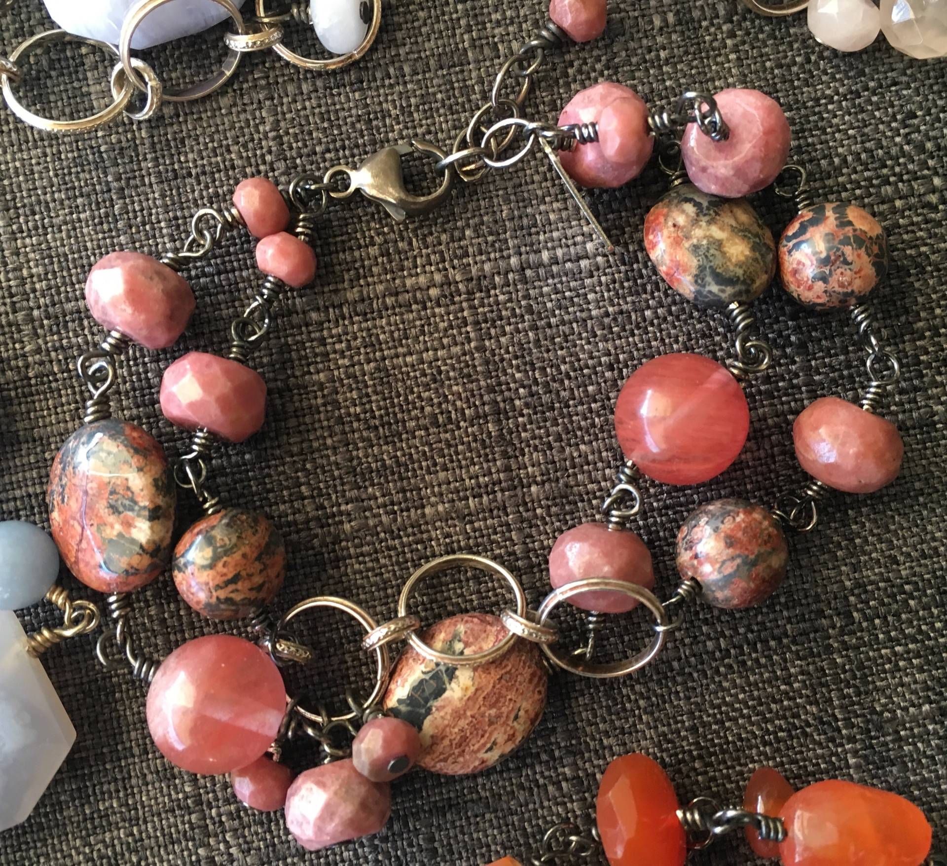 Chunky Rosa Rhodonit Und Leopard Jasper Mit Sterling Silber Armband Chunky Rosa Rhodonit Und Leopard Jasper Mit Sterling Silber Armband von LDBJewelry