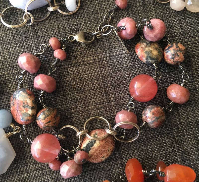 Chunky Rosa Rhodonit Und Leopard Jasper Mit Sterling Silber Armband Chunky Rosa Rhodonit Und Leopard Jasper Mit Sterling Silber Armband von LDBJewelry