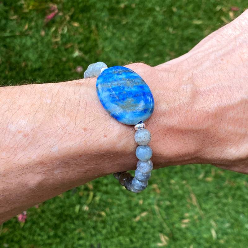 Lapis Lazuli Edelstein Schädel Mit Sterling Silber Und Labradorit Armband von LDEAffinityJewelry