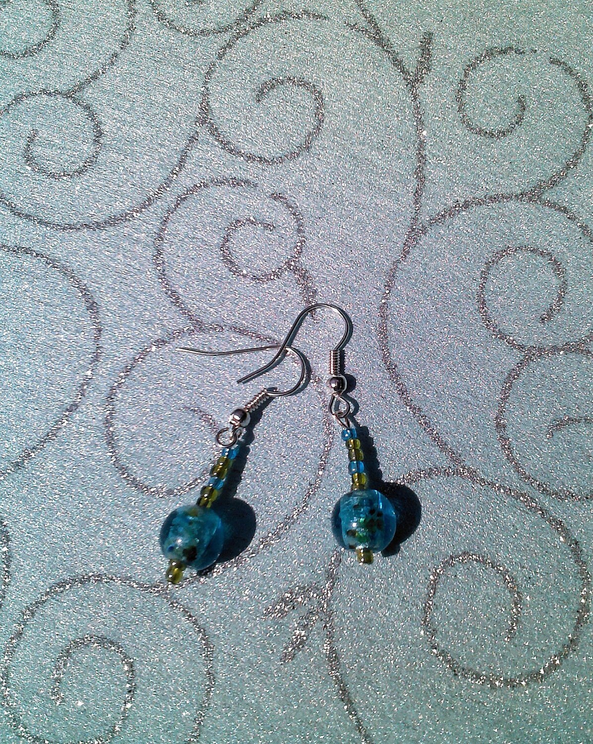 Aquamarin Und Hellgrün-Perlen-Ohrringe von LDJJewelry