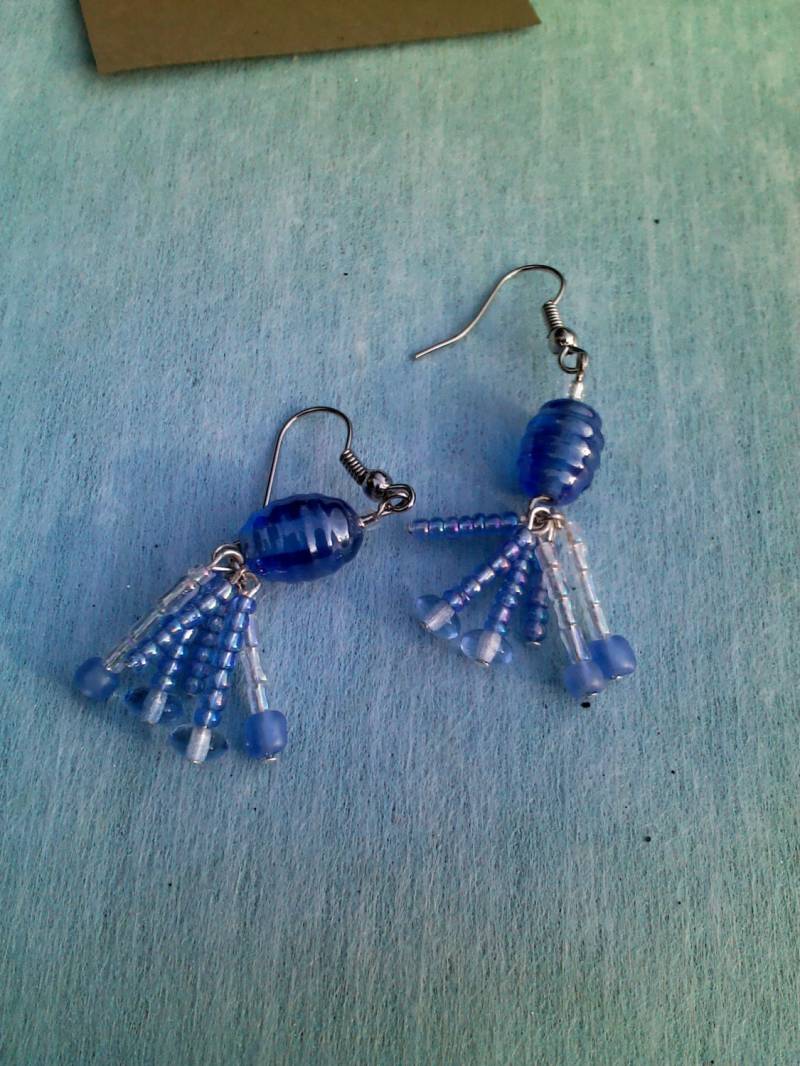 Light Blue Glass Perlen Ohrringe von LDJJewelry