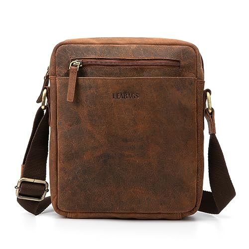 LEABAGS Messenger Bag Kalkutta, Echtleder Umhängetasche Herren, Leder Tablettasche Männertasche mit Schultergurt, Leder handgefertigt Herren Ledertasche für Arbeit Reise Alltagsleben (M/Rotbraun) von LEABAGS