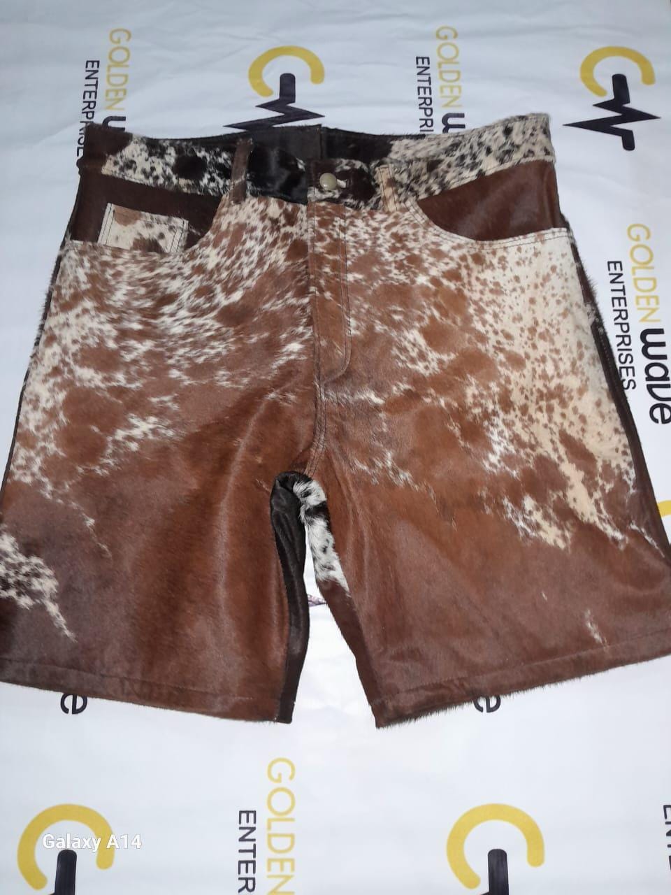 Neue Ankunfts-Qualitäts-Nach Maß Natürliches Kuh-Haut-Leder-Kurzschluss Und Hose von LEATHERFABRICBOXING