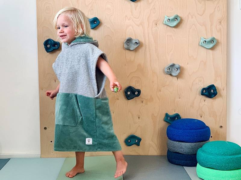 Kinderponcho Surfponcho Poncho Surf Frottee Handtuch Hoodie Surfcape Cape Bademantel Badeponcho von LEELIshop