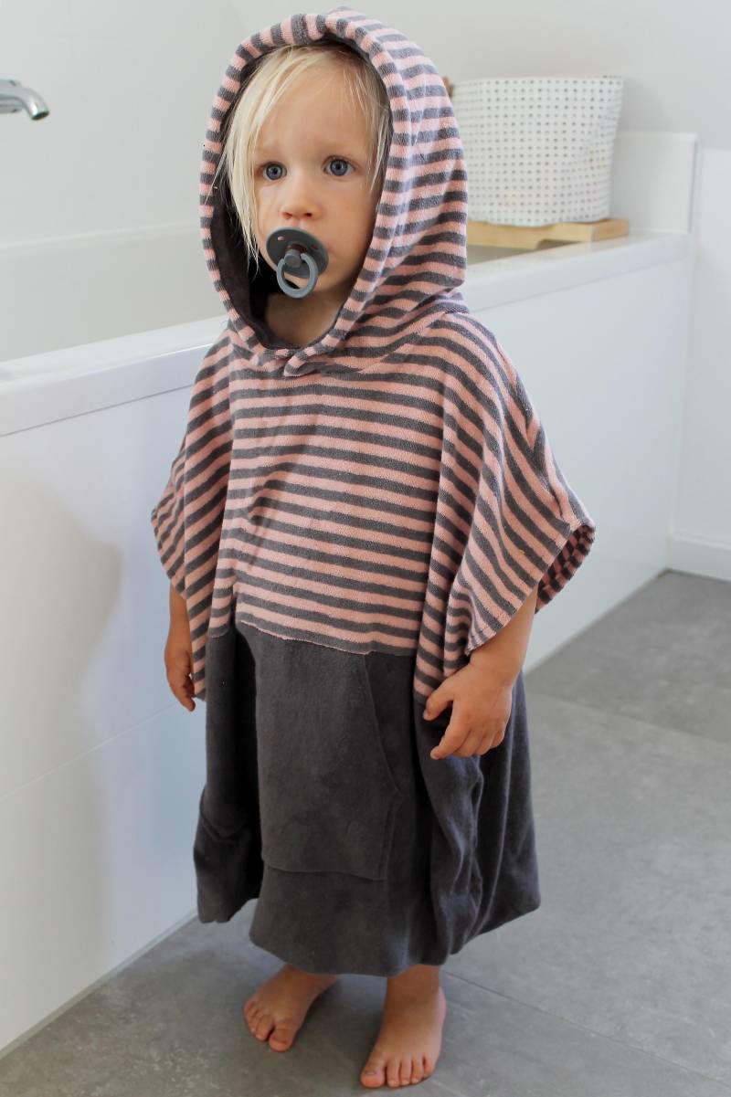 Kinderponcho Surfponcho Poncho Surf Frottee Handtuch Hoodie Surfcape Cape Bademantel Badeponcho von LEELIshop