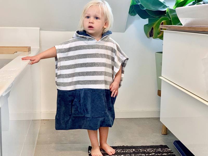 Kinderponcho Surfponcho Poncho Surf Frottee Handtuch Hoodie Surfcape Cape Bademantel Badeponcho von LEELIshop