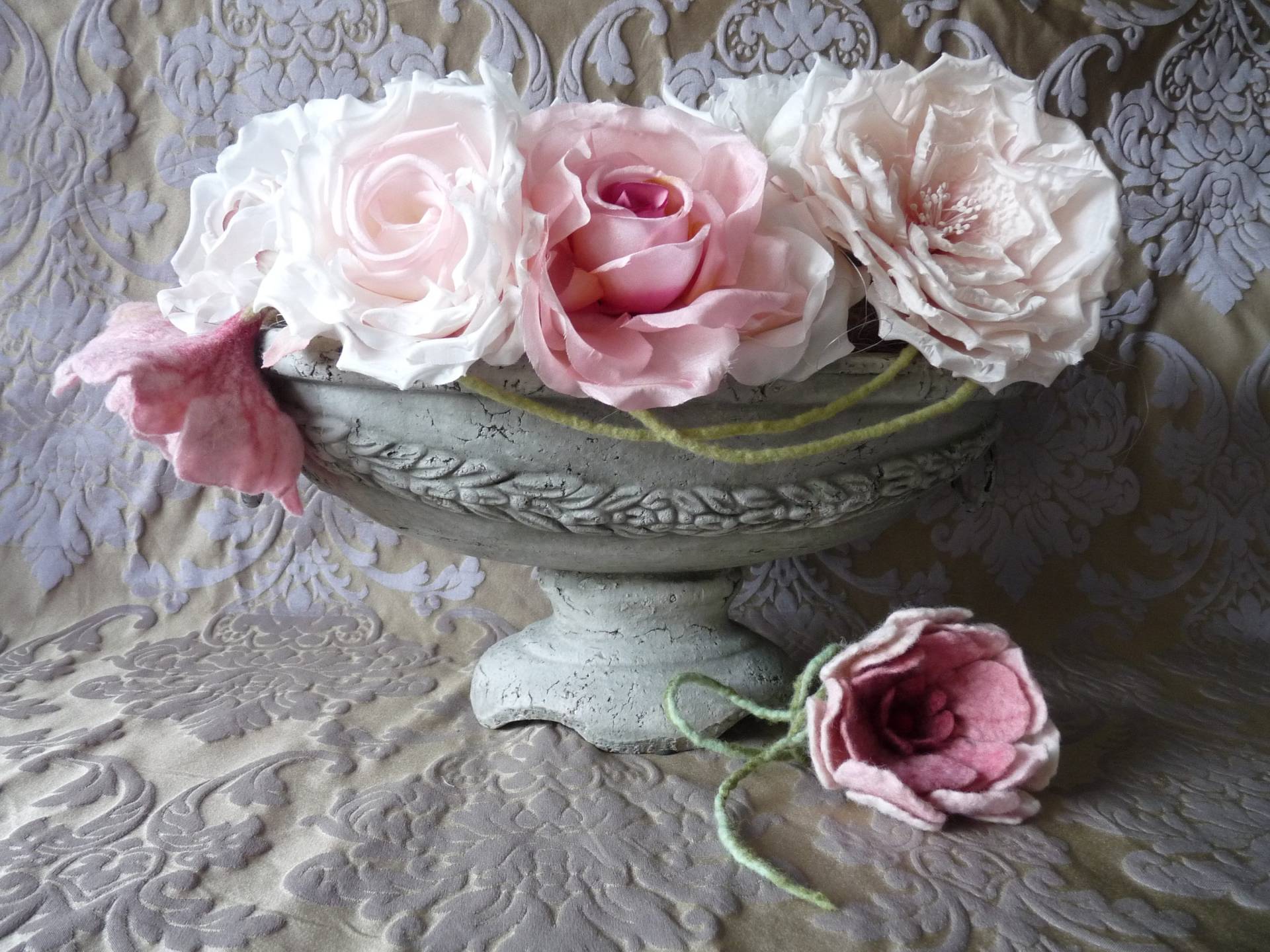 Blüte, Brautböüte, Blume, Ansteckblüte, Brautschschmuck, Brautblüte, Anstecker, Brosche, Blütenbrosche, Blütenschmuck von LEJAME