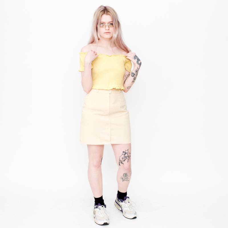 Vintage Womens Top - Vintage 90Er Jahre Dehnbares Süßes Schulterfreies Crop-Top in Gelb von LEREAL