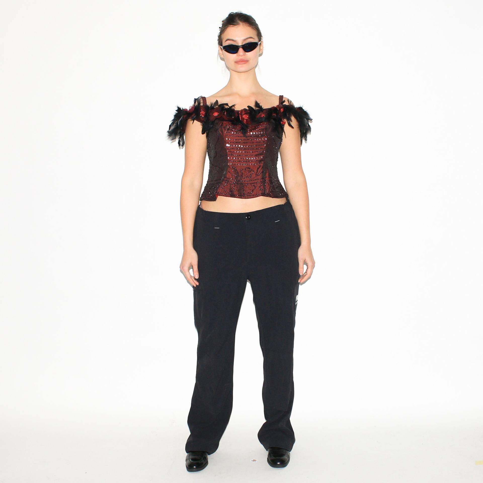 Vintage Damen Top, 90Er Jahre, Y2K, 00S - Vintage Y2K Glänzendes Ärmelloses Crop Top in Rot von LEREAL