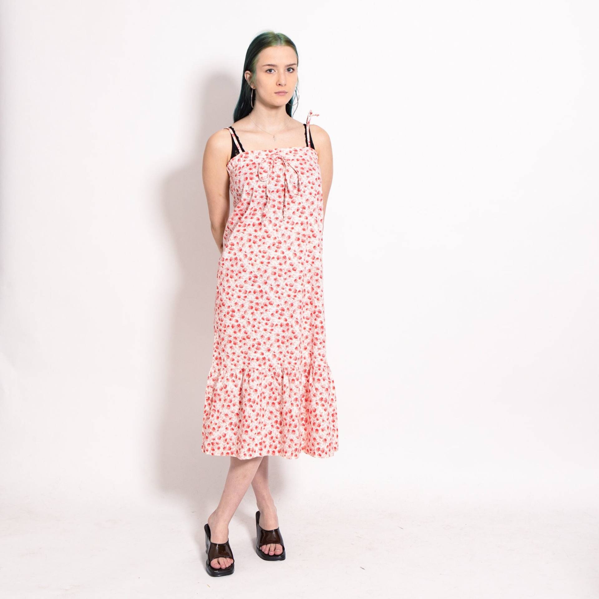 Vintage Dress, 90S, Y2K, 00S -Vintage 90Er Jahre Blumen Print Sommer Midi Kleid in Weiß/Rot von LEREAL