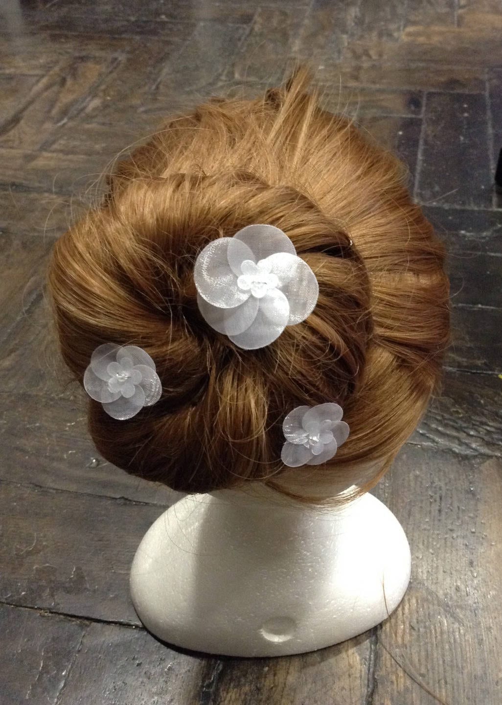 Drei Haarnadeln, Weiße Organza-Blume, Hochzeit Oder Zeremonie Drei Haarnadeln, Weiße Organza-Blume, Hochzeit Oder Zeremonie von LESCRAPOUSSINES1