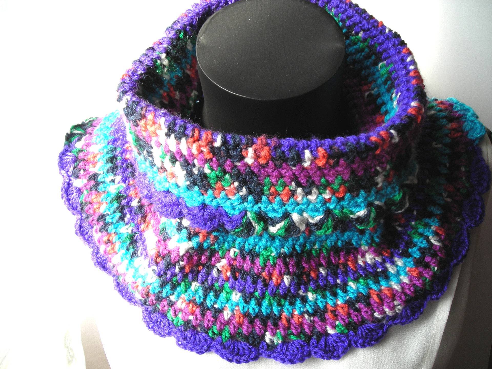 Snood Gehäkelt Multicolor Wolle Ist 18 cm Lang, 28 Breit Und Ca. 44 An Der Basis von LESSNOODSDEFANFAN