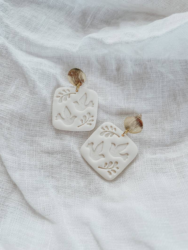Friedenstaube | Ohrringe Aus Polymerclay Mit Muster Inspiriert Von Matisse von LESVARandCLAY