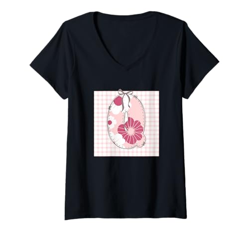 Damen Damen-Anfangsbuchstabe Q, Patchwork, rosa Blumennähte T-Shirt mit V-Ausschnitt Damen Damen-Anfangsbuchstabe Q, Patchwork, rosa Blumennähte T-Shirt mit V-Ausschnitt von LETTER FLOWER PATCH PATCHWORK GRAPHIC DESIGNS