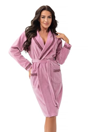 LEVERIE edler und hochwertiger Damen-Velours-Bademantel (made in EU) mit eleganten Spitzenverzierungen (XXL, Rosa-mit-Spitze) von LEVERIE