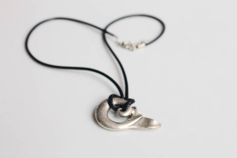 Wal-Märchen-Armband Mit Schwarzem Lederband von LEYENDAonline
