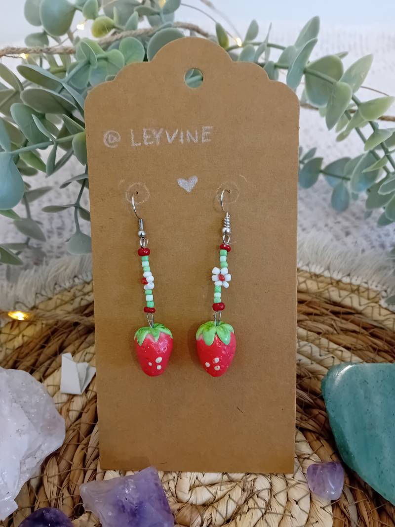 Erdbeer Ohrringe Erdbeer Ohrringe von LEYVINE