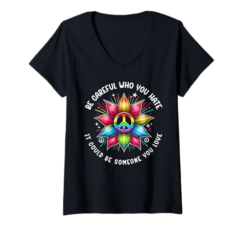 Damen LGBTQ Pride Regenbogen-Flagge Schwul Lesben Nicht Binäre Gleichheit T-Shirt mit V-Ausschnitt Damen LGBTQ Pride Regenbogen-Flagge Schwul Lesben Nicht Binäre Gleichheit T-Shirt mit V-Ausschnitt von LGBT Pride Month Transgender Trans Flag Rainbow